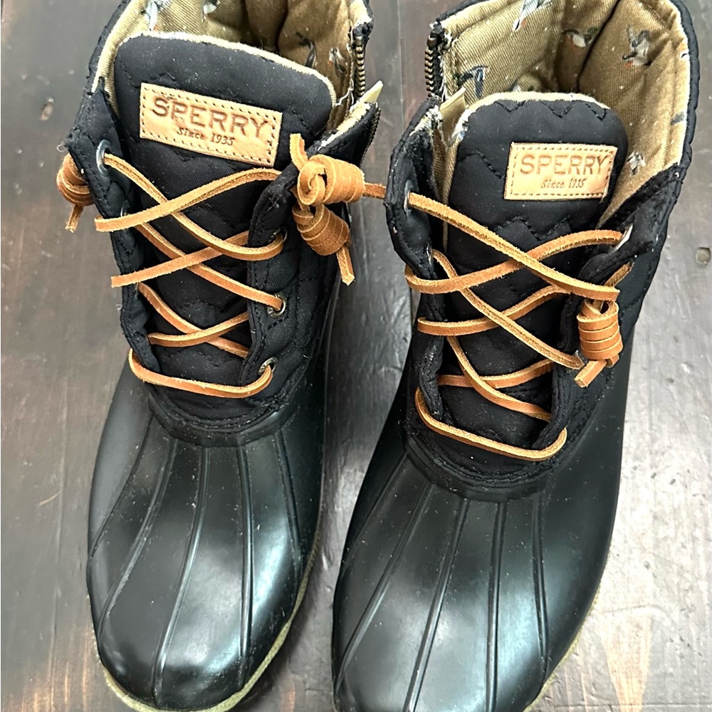 Sperry Navy Blue Duck Boots with Laces